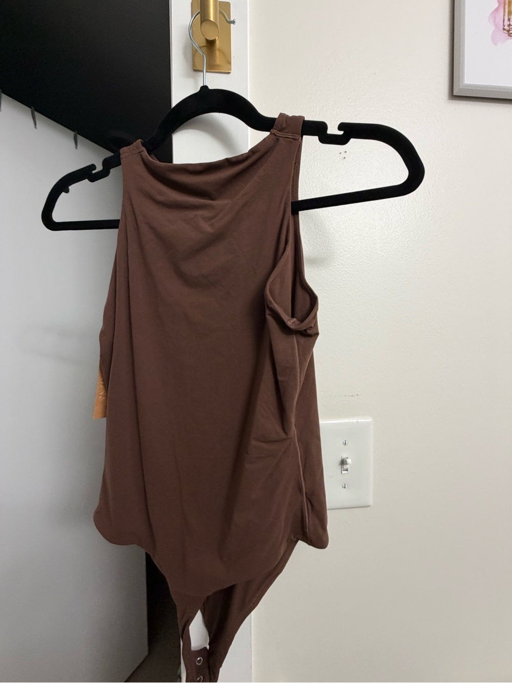 SKIMS Chocolate Brown Sleeveless Bodysuit - Picture 3 of 3